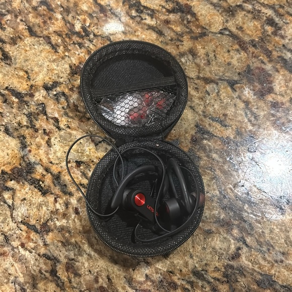 Bluetooth wireless headphones. Red and black - Picture 10 of 10